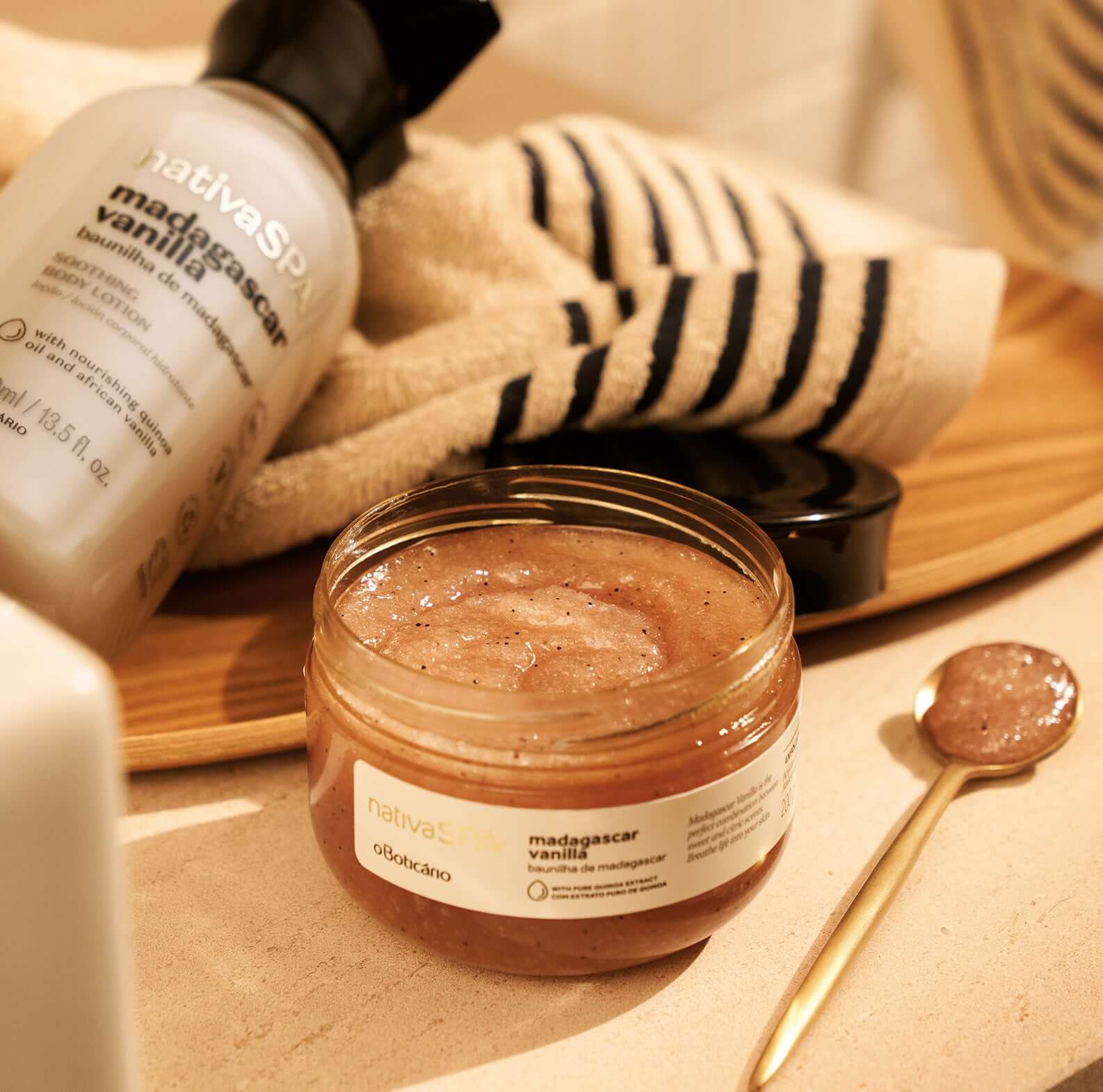 Vaniglia del Madagascar Nativa SPA Scrub esfoliante allo zucchero, 200 g